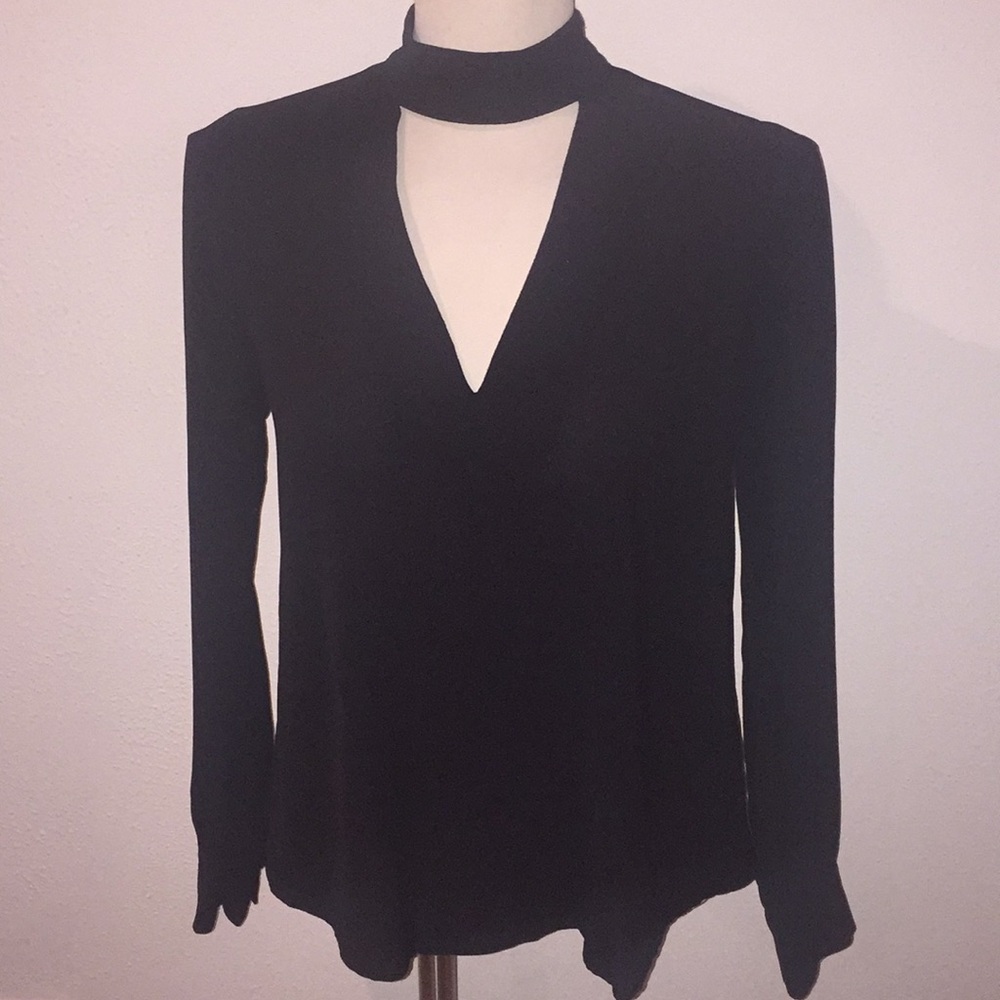 Sweet Wanderer black cut out v-neck blouse size s
